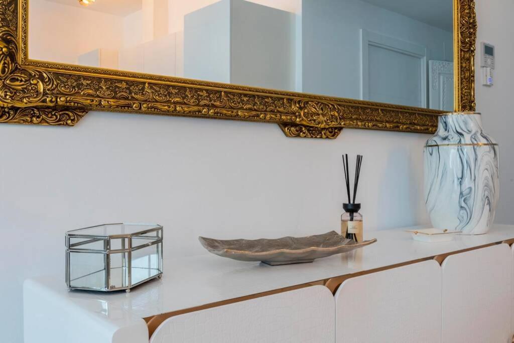 Puerto Banus Second Line, Luxury Apartement Марбелья Екстер'єр фото