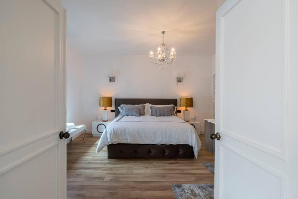Puerto Banus Second Line, Luxury Apartement Марбелья Екстер'єр фото